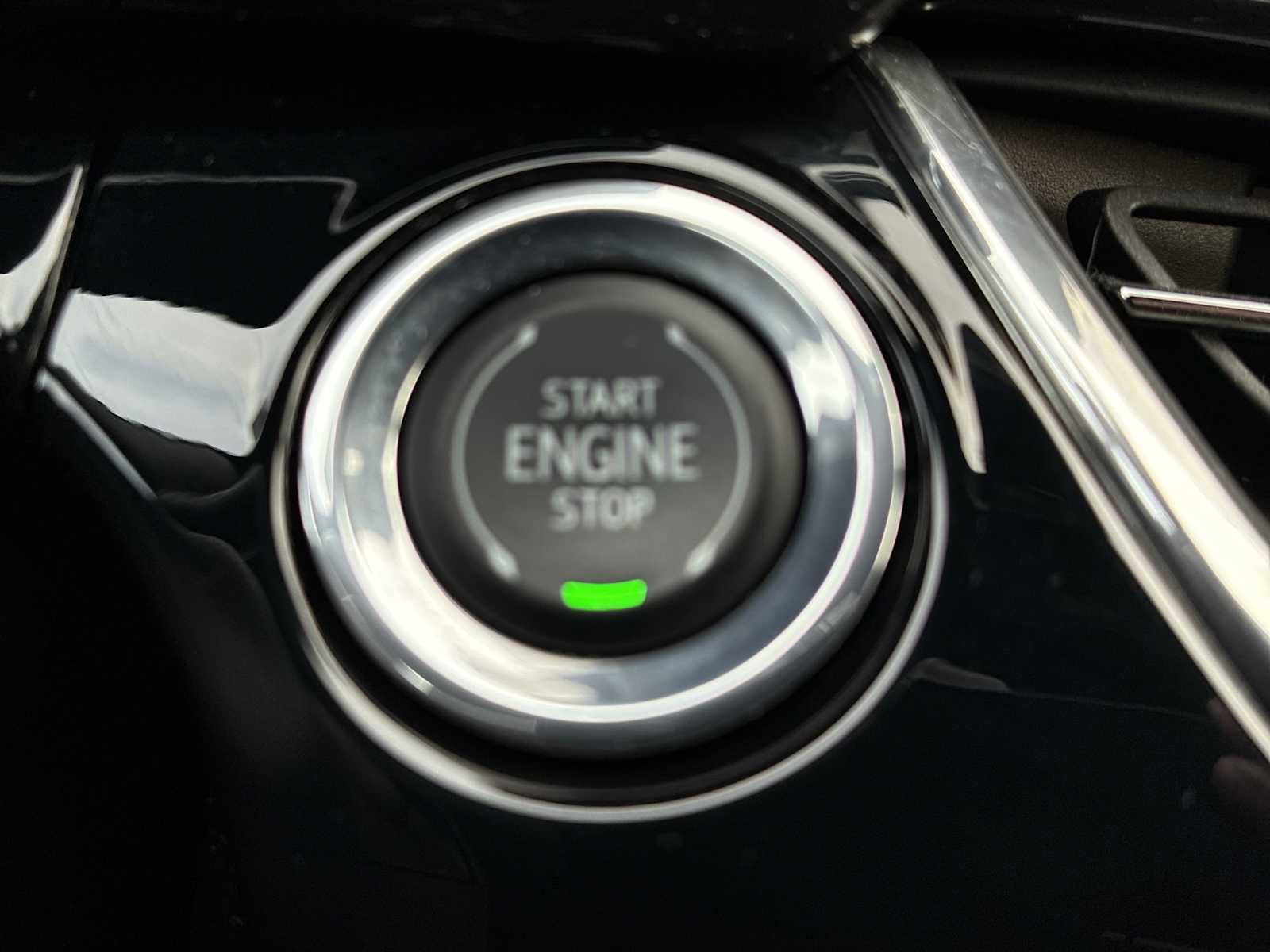 Certified 2024 Chevrolet Trax RS w/ Driver Confidence Package image 16