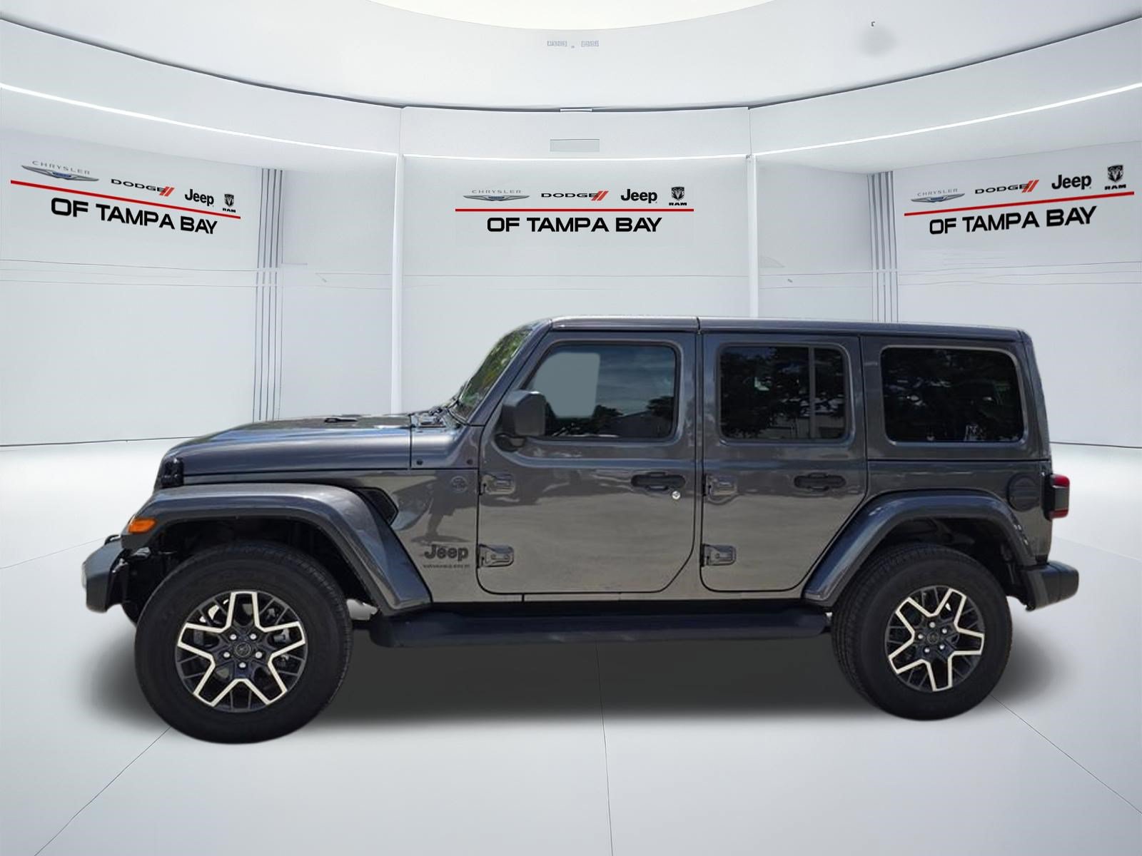 New 2026 Jeep Wrangler Unlimited Sahara AWD/4WD image 3