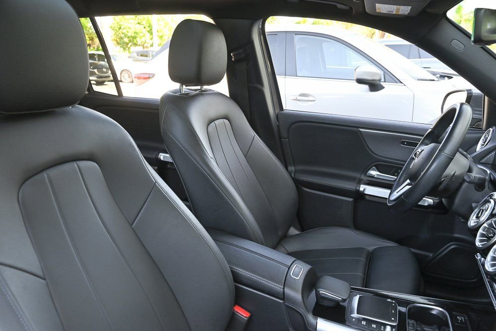 Used 2022 Mercedes-Benz GLB 250 image 18
