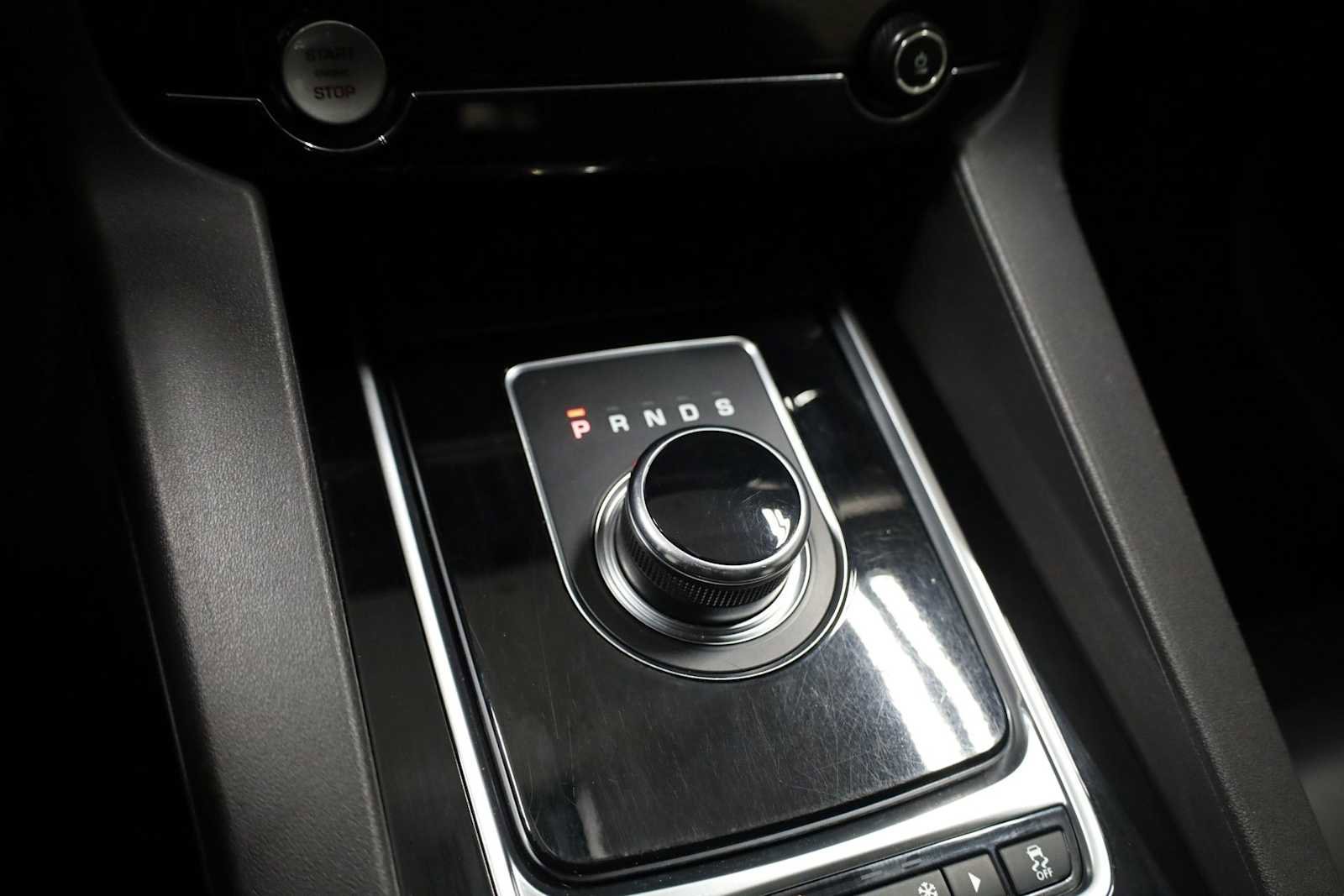 Used 2019 Jaguar F-PACE Premium image 27