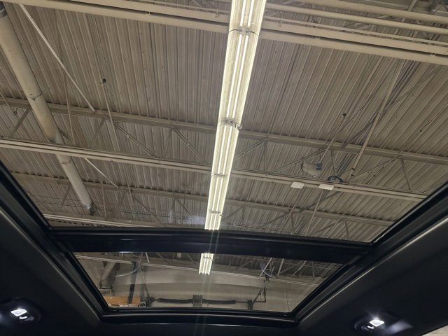 Used 2023 Chevrolet Equinox RS image 28