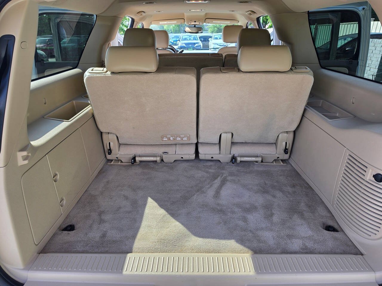 Used 2014 GMC Yukon XL SLT w/ SLT-2 Equipment Package RWD image 26