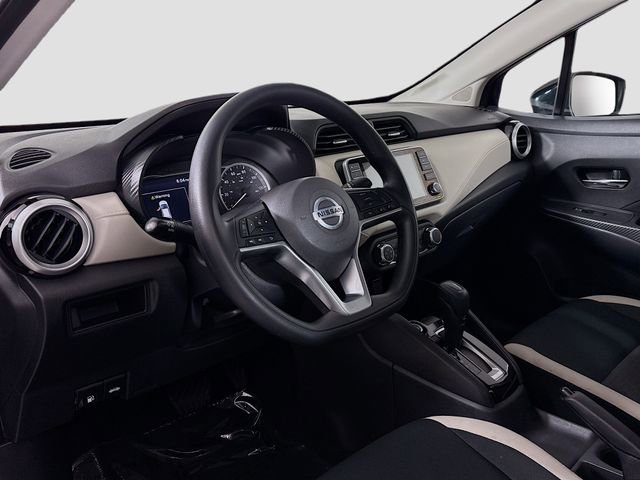 Used 2022 Nissan Versa SV FWD image 9