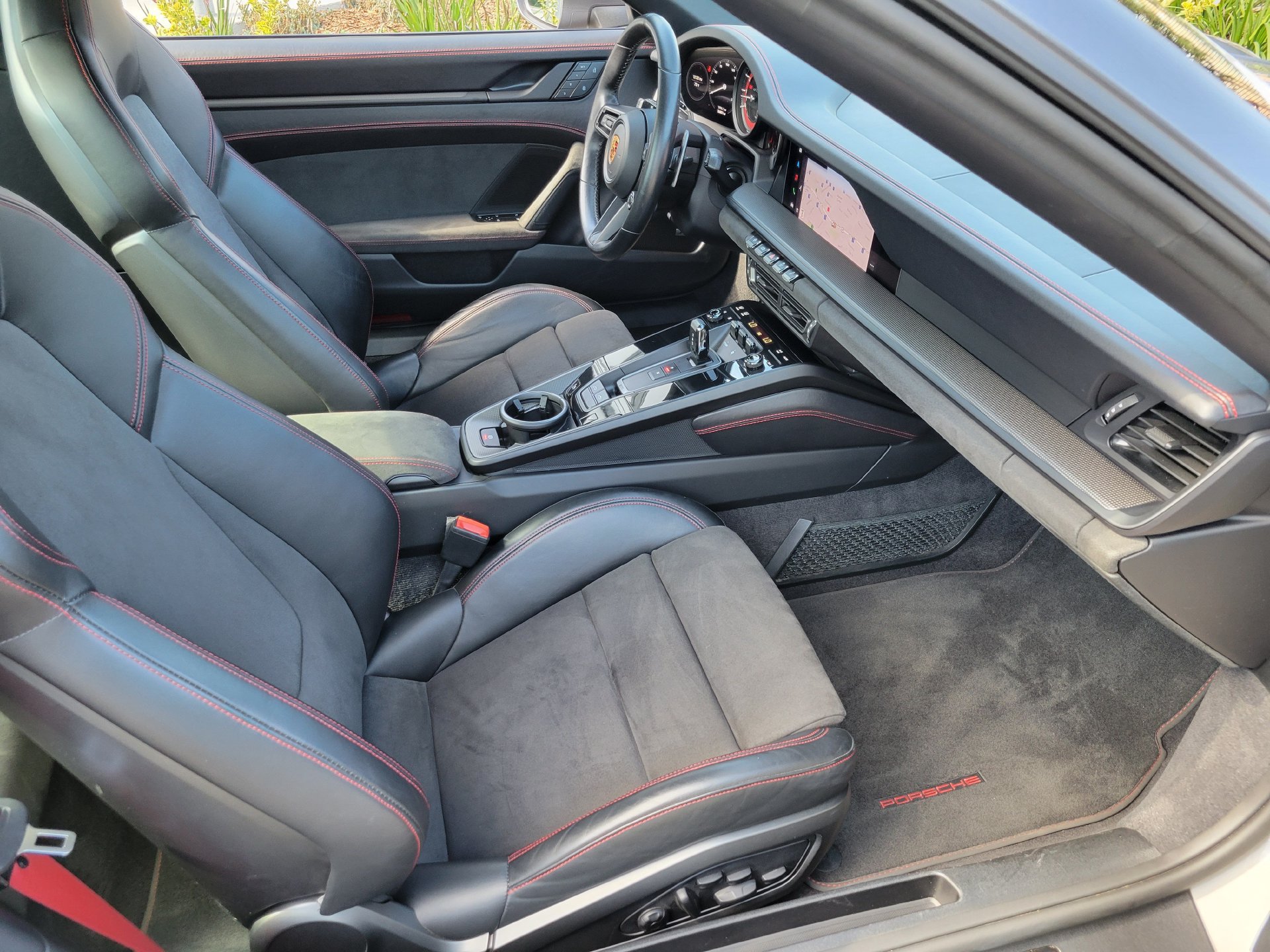 Certified 2022 Porsche 911 Targa 4 GTS AWD/4WD image 27