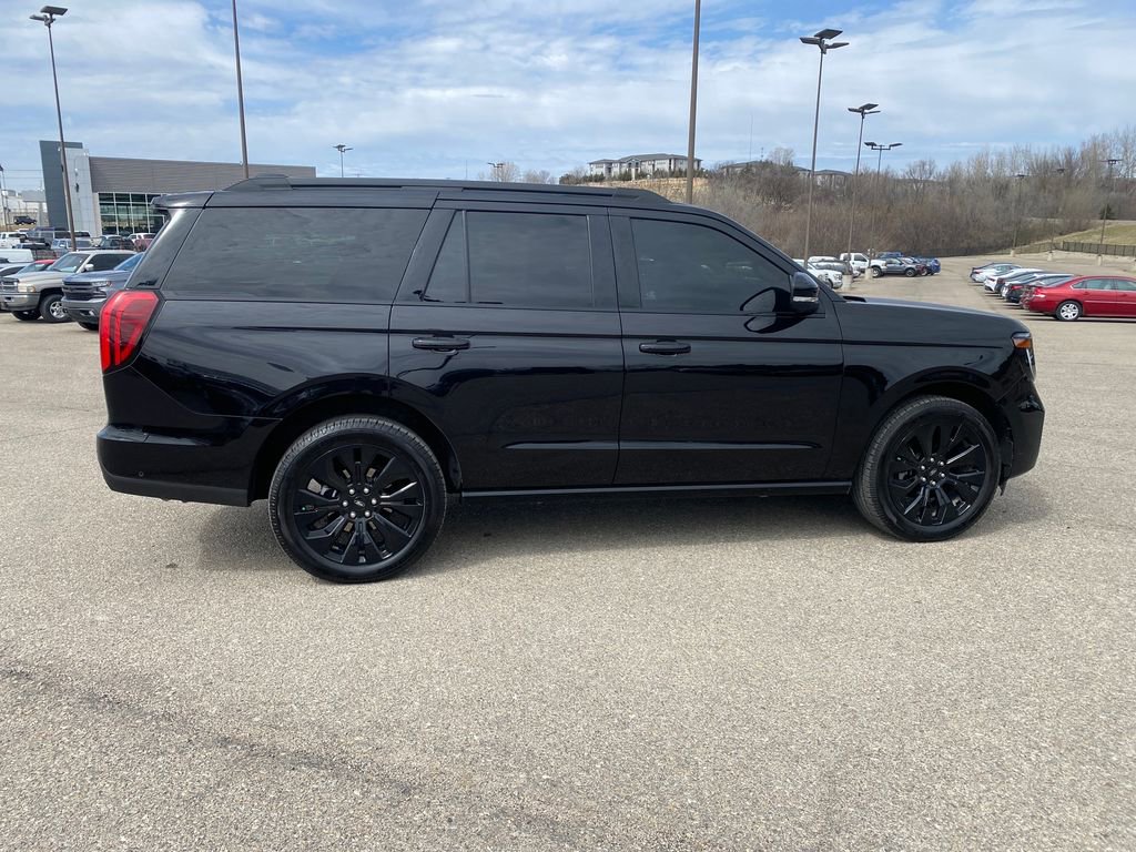 Used 2025 Ford Expedition Platinum w/ Stealth Appearance Package image 7