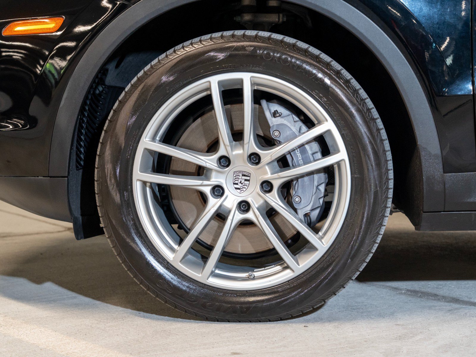 Certified 2022 Porsche Cayenne AWD/4WD image 11