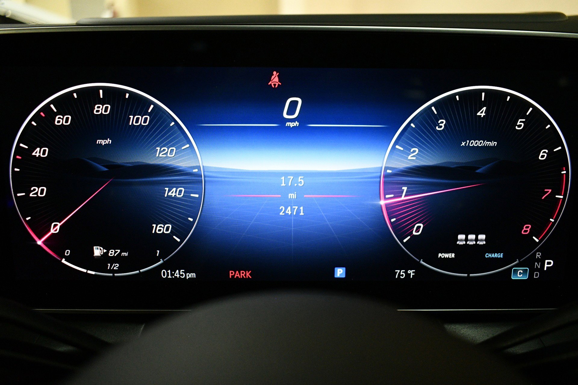 Used 2025 Mercedes-Benz GLC 300 4MATIC image 23