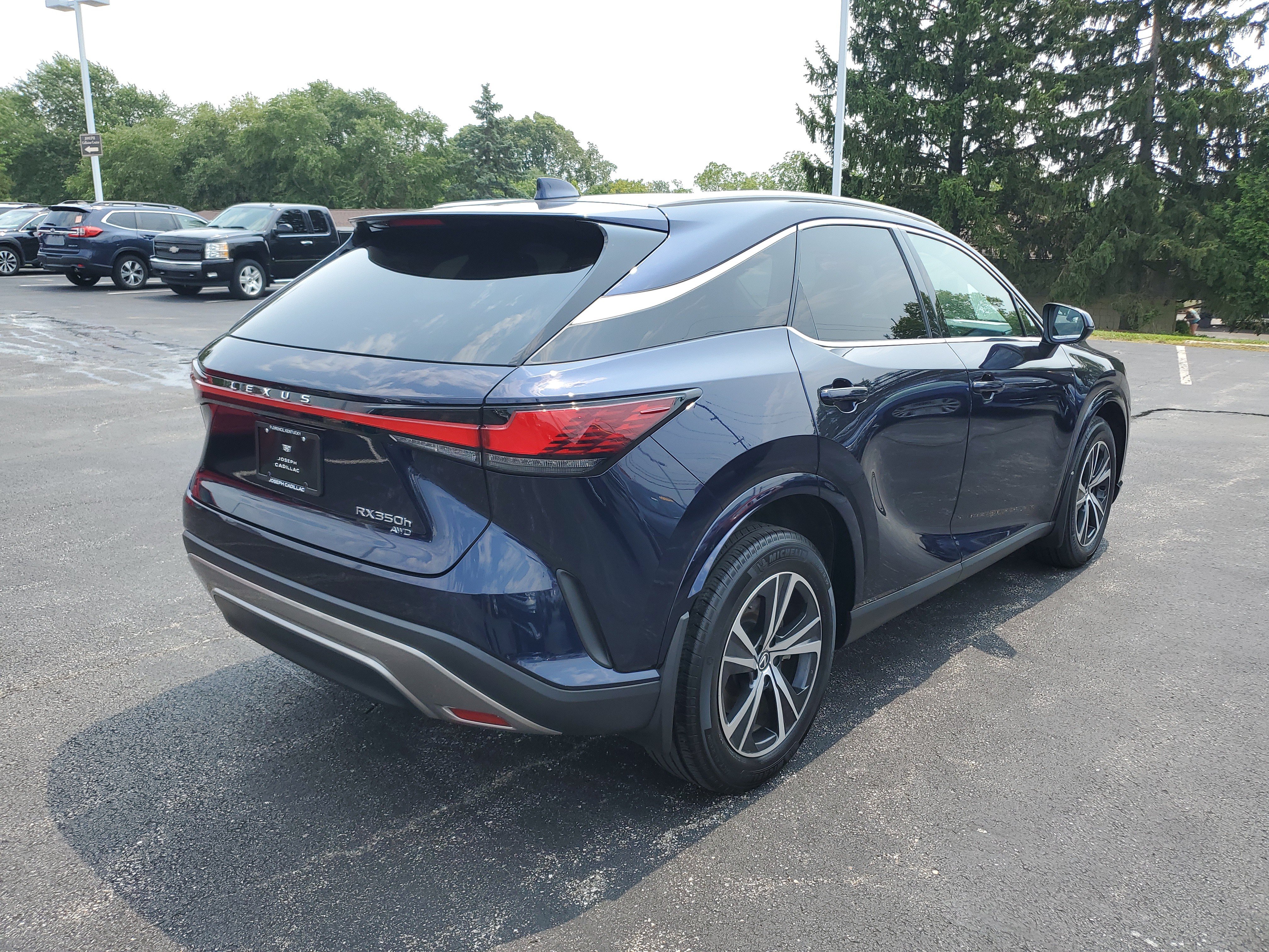 Used 2024 Lexus RX 350h w/ Convenience Package AWD/4WD image 4