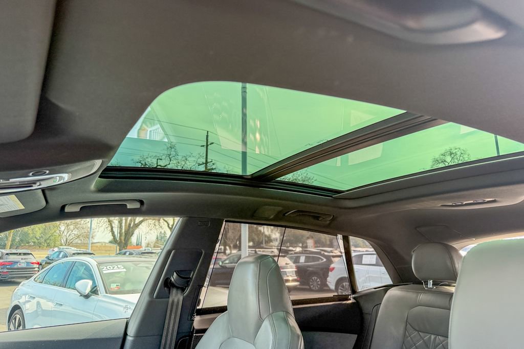 Used 2023 Audi SQ8 Prestige w/ Prestige Package image 24