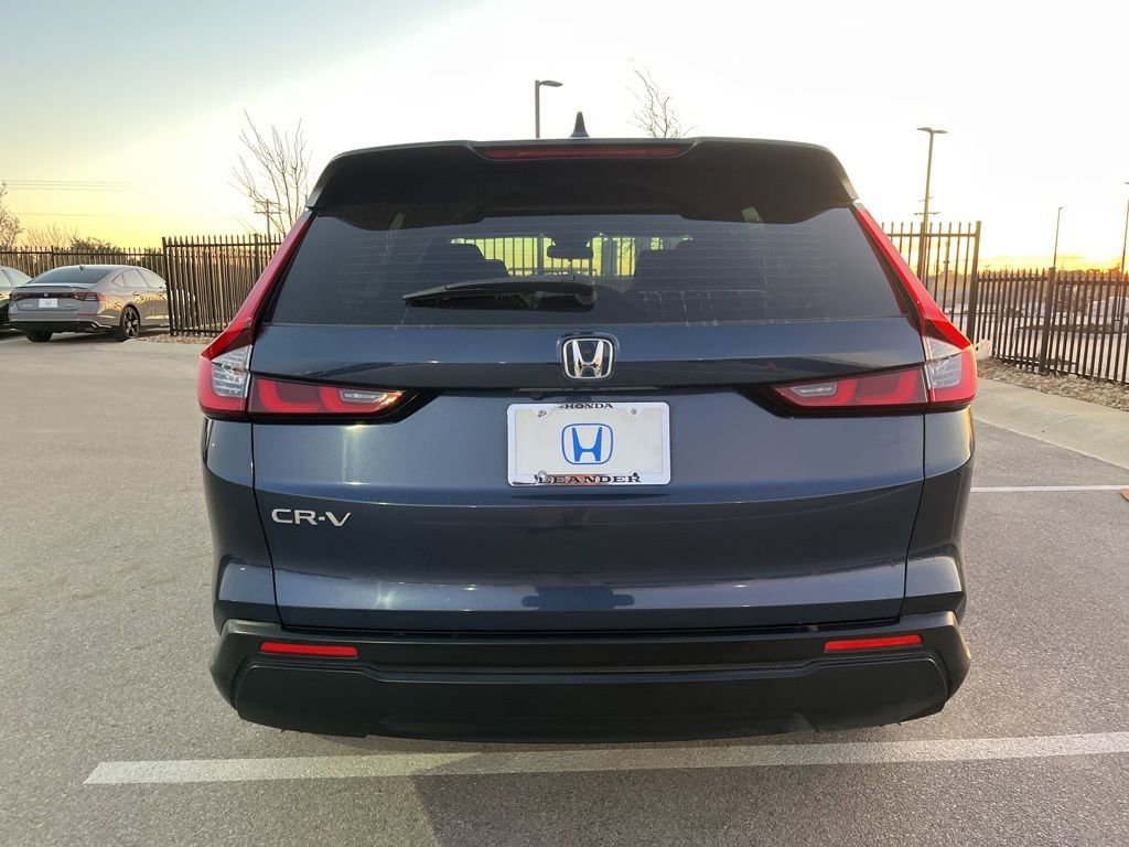 Used 2023 Honda CR-V LX image 5