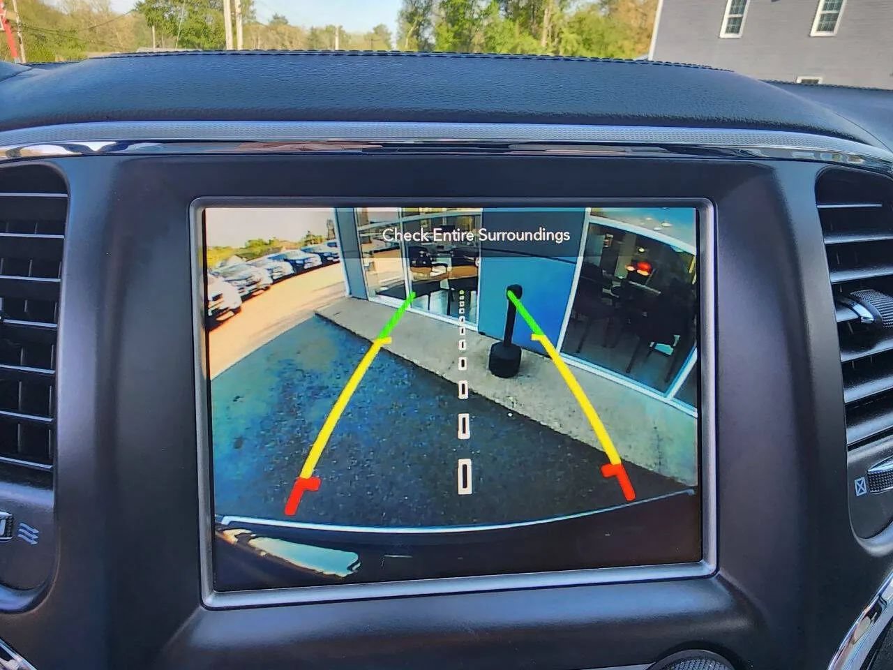 Used 2018 Jeep Grand Cherokee Limited AWD/4WD image 25