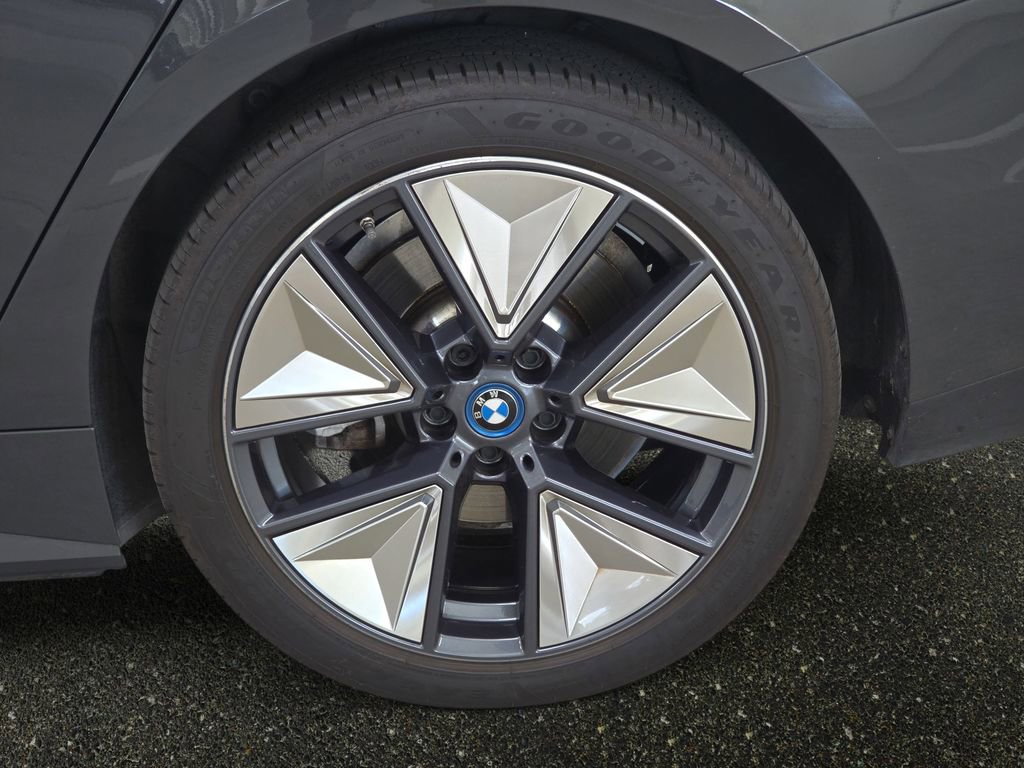 Certified 2023 BMW i4 eDrive35 image 31