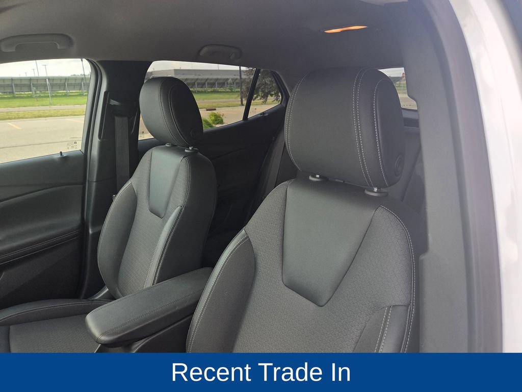 Used 2025 Buick Encore GX Preferred AWD/4WD image 14