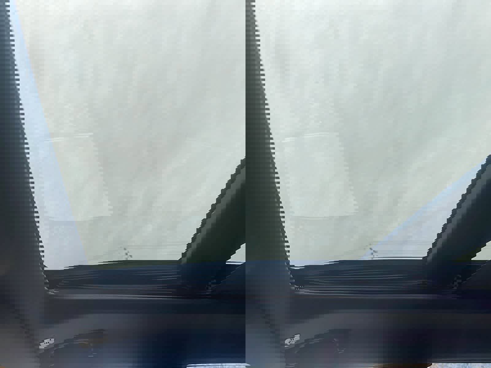 Used 2017 Jeep Grand Cherokee Overland AWD/4WD image 18