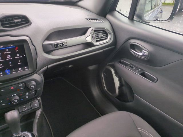 Used 2021 Jeep Renegade Latitude w/ Sun & Sound Group FWD image 18