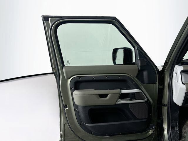 Used 2024 Land Rover Defender 110 S image 11