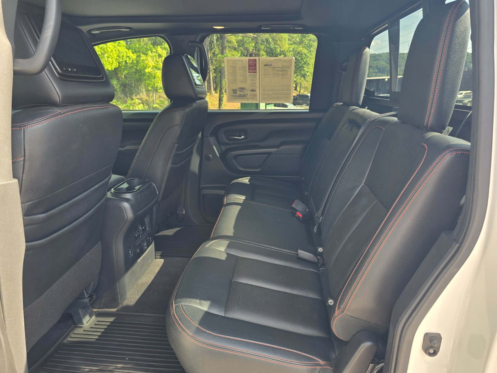 Used 2021 Nissan Titan PRO-4X w/ Pro-4x Convenience Package AWD/4WD image 13