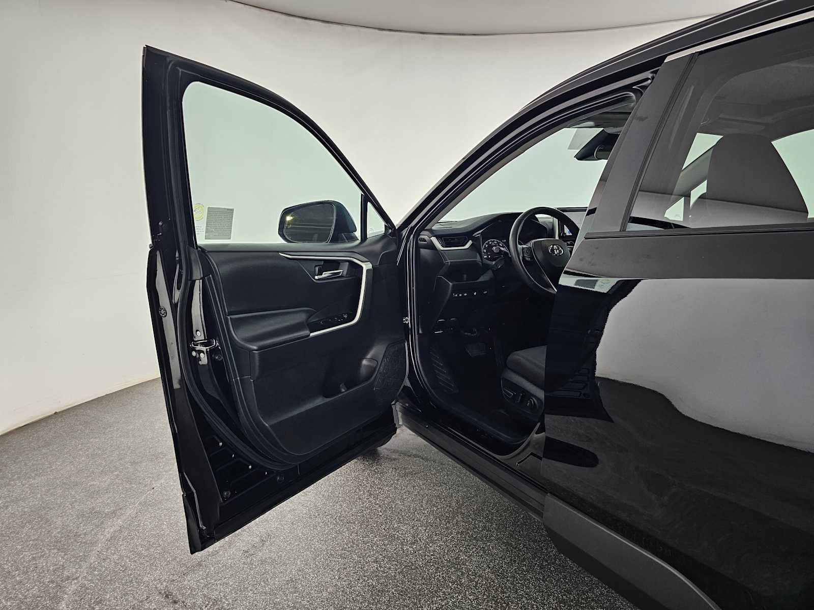 Used 2024 Toyota RAV4 XLE w/ Convenience Package image 20