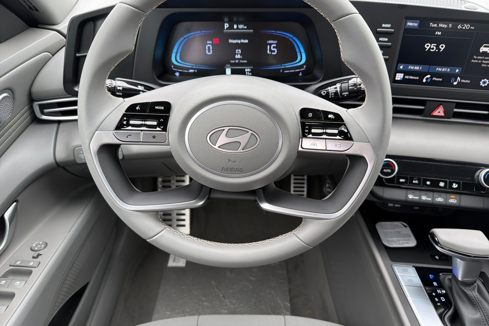 New 2026 Hyundai Elantra Sport FWD image 15