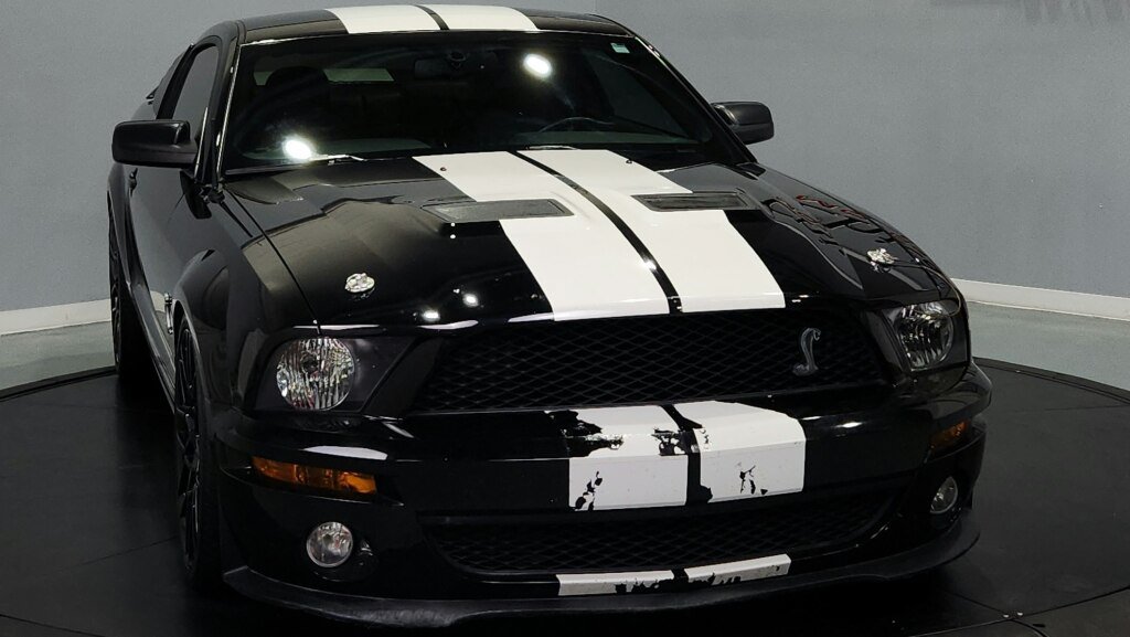 Used 2007 Ford Mustang Shelby GT500 RWD image 12