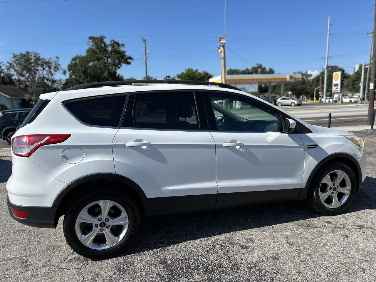 Used 2015 Ford Escape SE w/ Equipment Group 201A image 8
