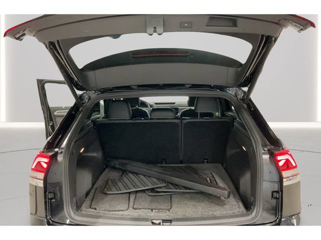 Used 2023 Volkswagen Atlas Cross Sport SE AWD/4WD image 23
