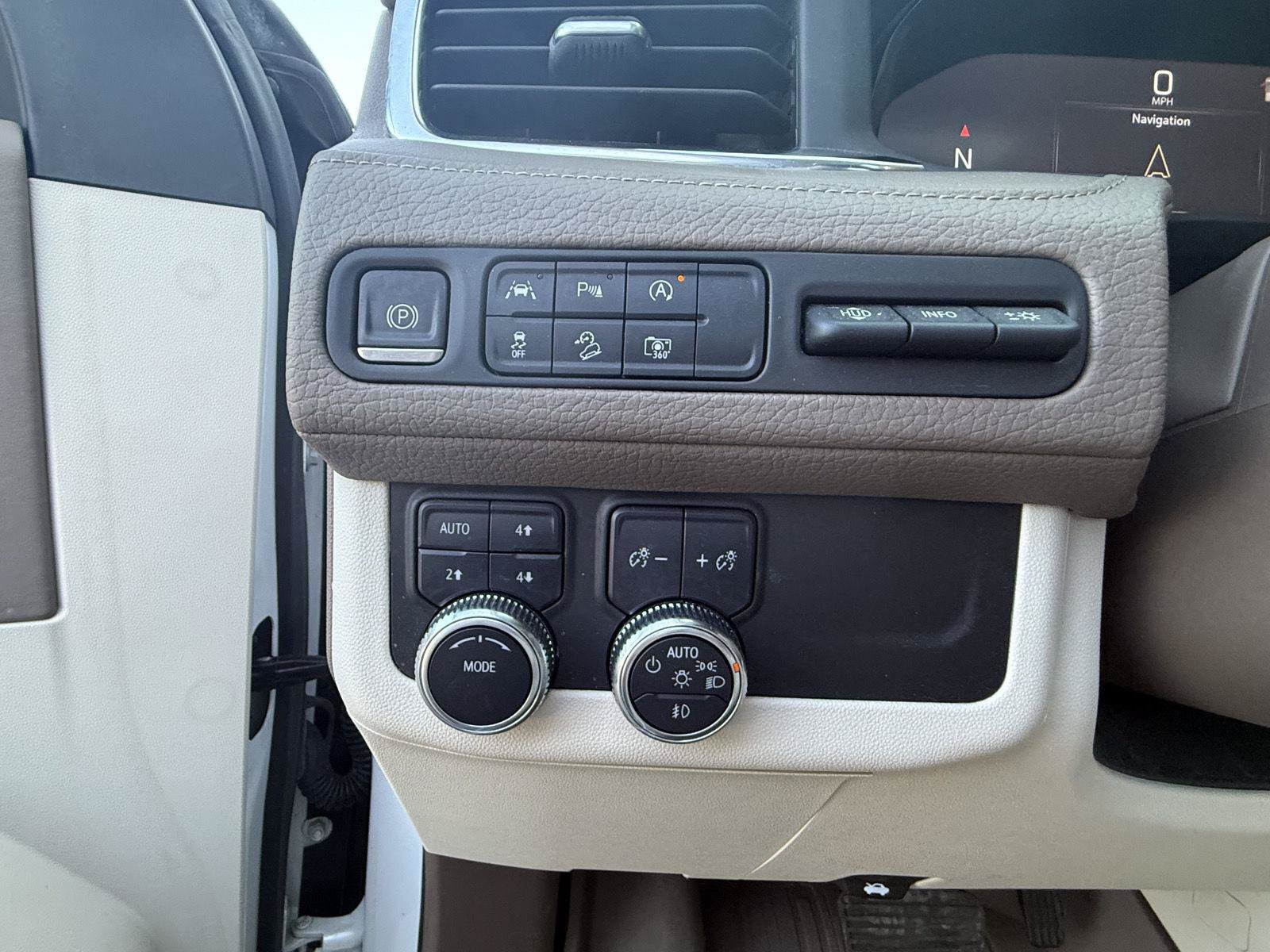 Used 2023 GMC Yukon XL Denali AWD/4WD image 13