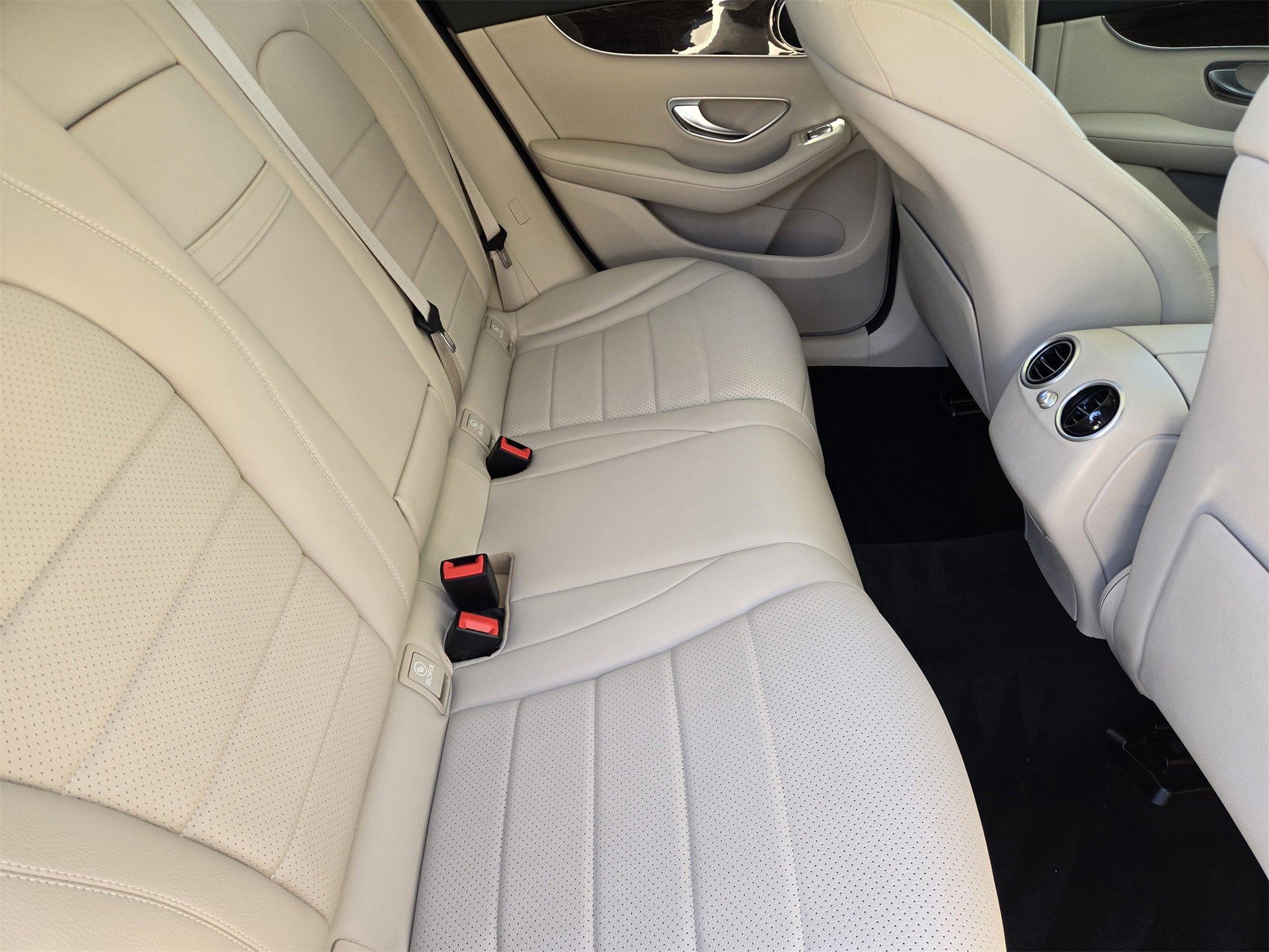 Used 2021 Mercedes-Benz GLC 300 image 28