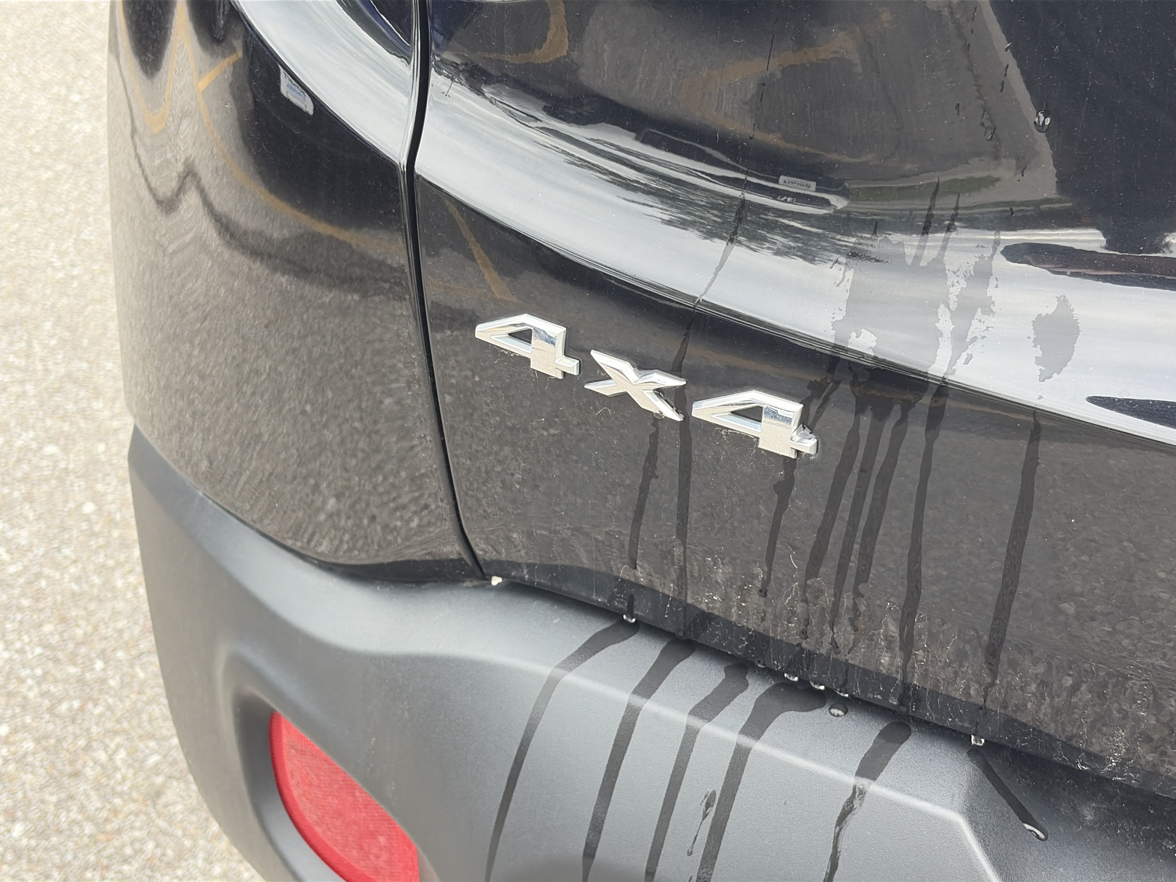 Used 2015 Jeep Renegade Latitude AWD/4WD image 11