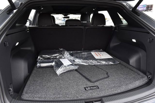 New 2026 Volkswagen Atlas Cross Sport SE image 24