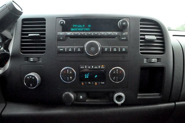 Used 2009 Chevrolet Silverado 2500 LT w/ Exterior Plus Package AWD/4WD image 33