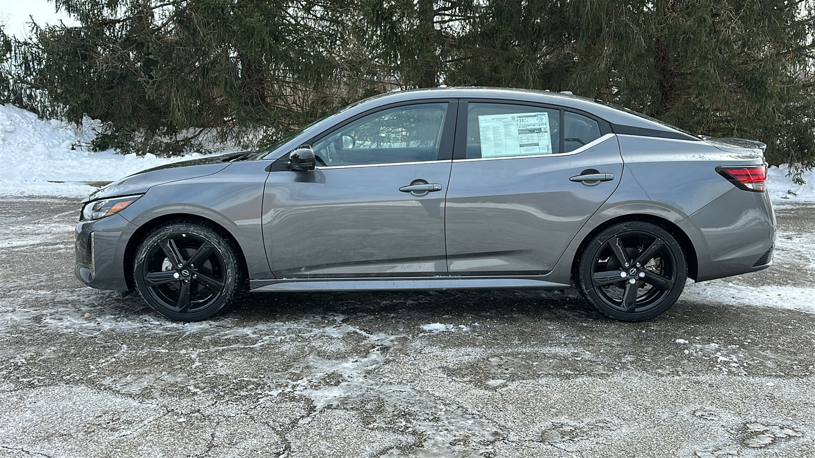 New 2025 Nissan Sentra SR w/ SR Premium Package FWD image 18