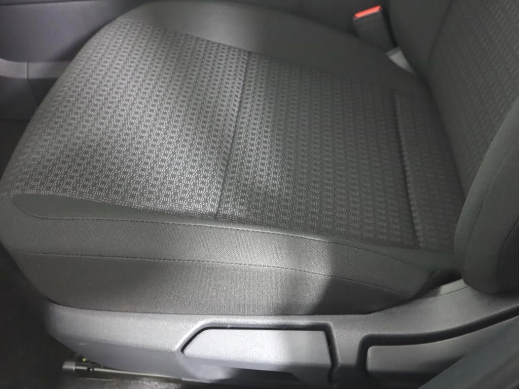 Certified 2025 Nissan Kicks S image 19