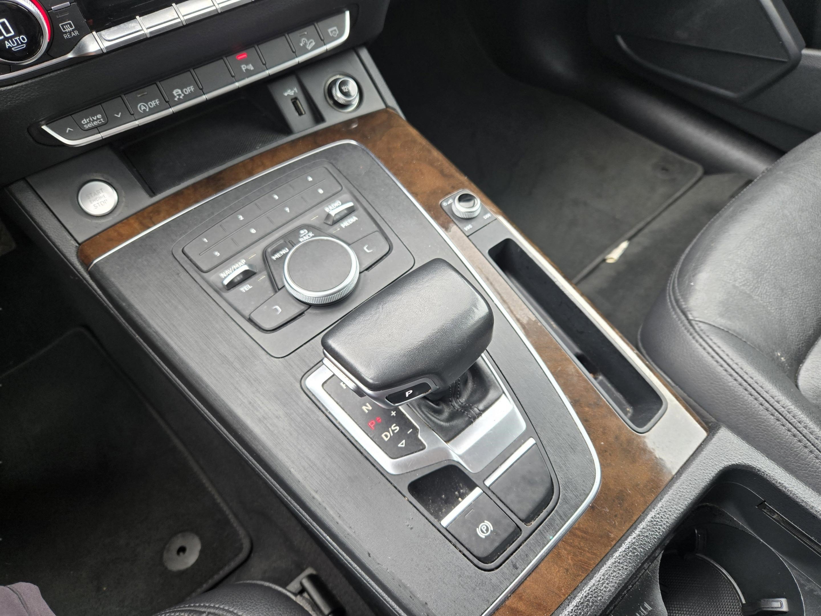 Used 2020 Audi Q5 2.0T Premium AWD/4WD image 23