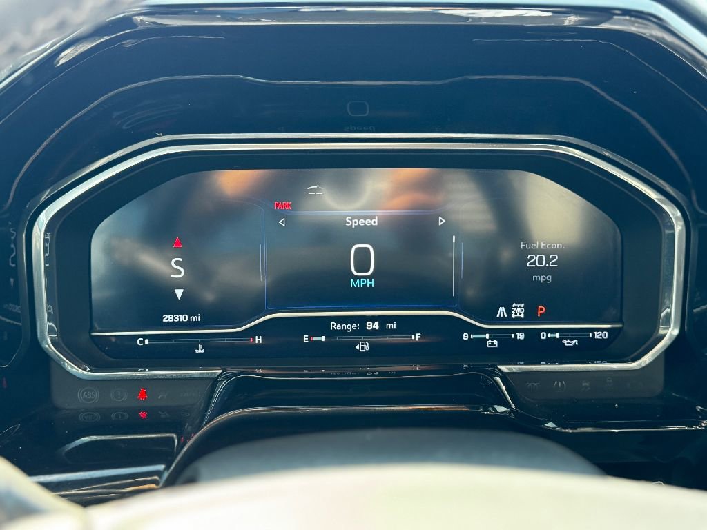 Used 2022 Chevrolet Silverado 1500 High Country w/ Technology Package image 7