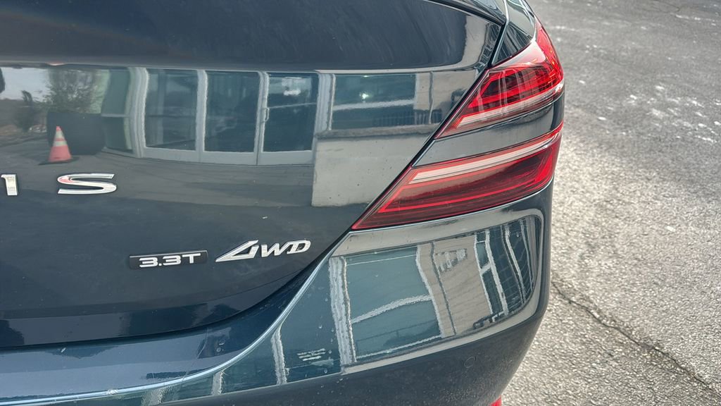 Used 2023 Genesis G70 3.3T w/ Sport Advanced Package image 8