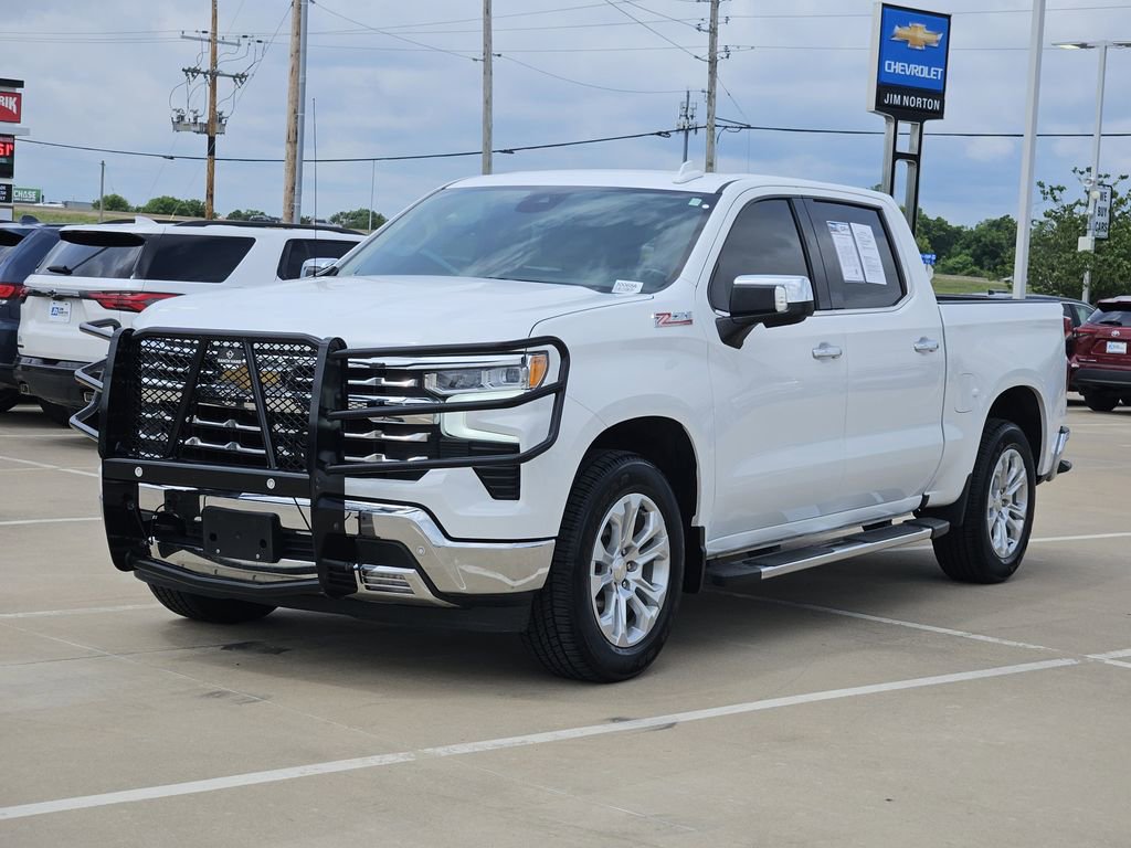 Used 2024 Chevrolet Silverado 1500 LTZ AWD/4WD video 3