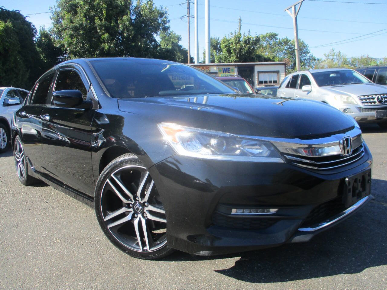 Used 2017 Honda Accord Sport Special Edition image 1