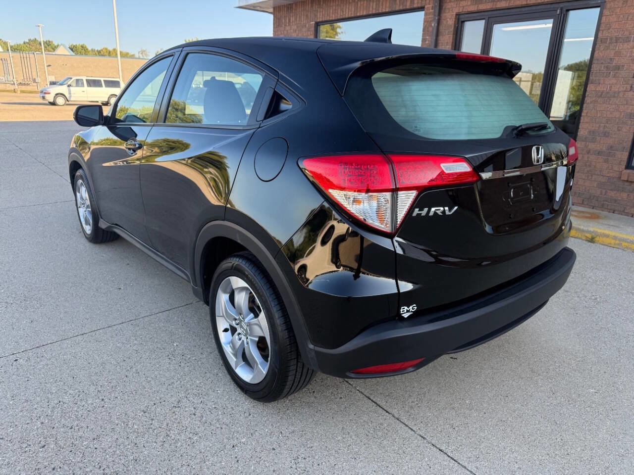 Used 2020 Honda HR-V LX image 3