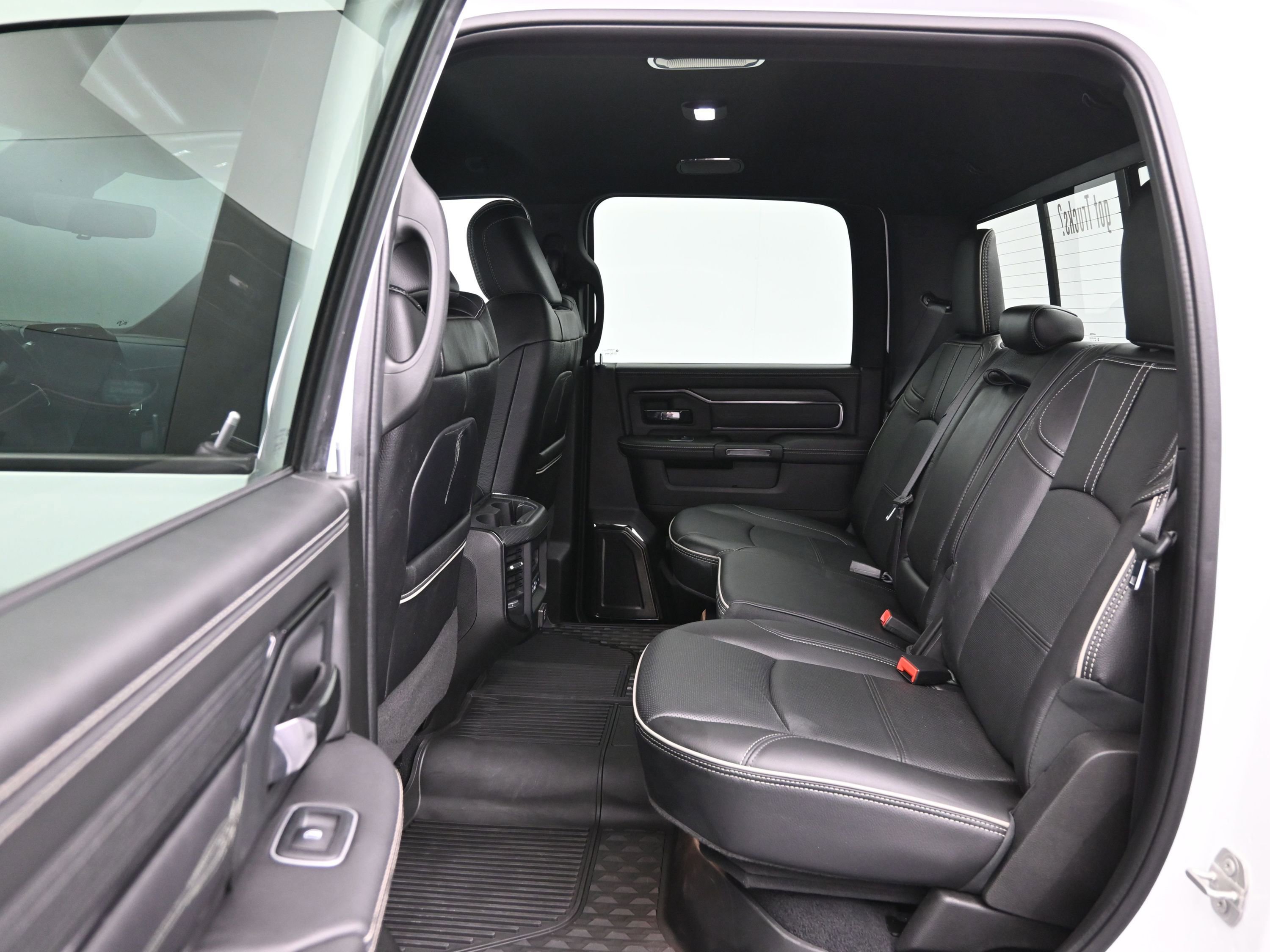 Used 2024 RAM 3500 Limited w/ Night Edition AWD/4WD image 11