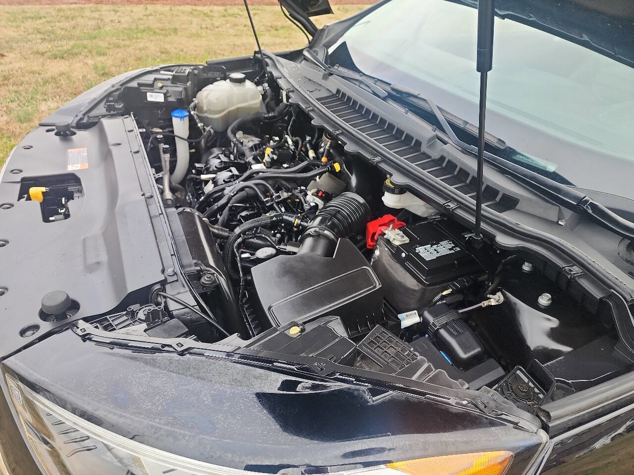 Used 2020 Ford Edge SEL image 33