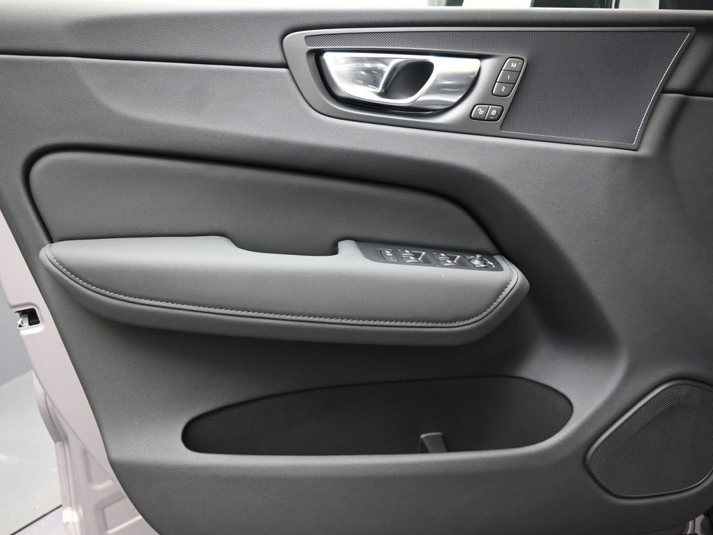 New 2026 Volvo XC60 B5 Plus w/ Protection Package Premier image 23