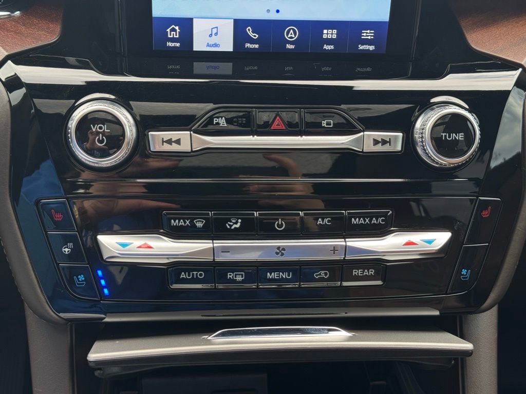 Used 2023 Ford Explorer King Ranch w/ Technology Package image 27