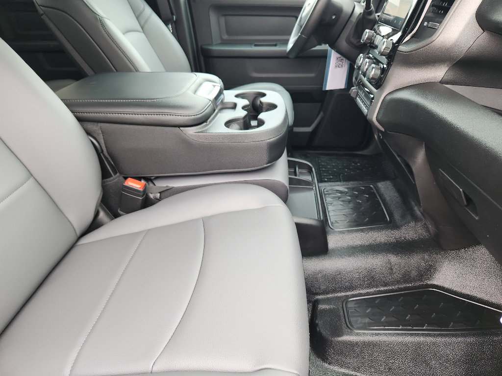 New 2026 RAM 5500 4x4 Crew Cab image 13