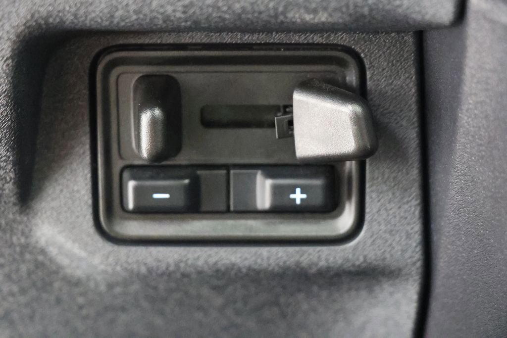 Used 2025 Ford Expedition Active AWD/4WD image 27