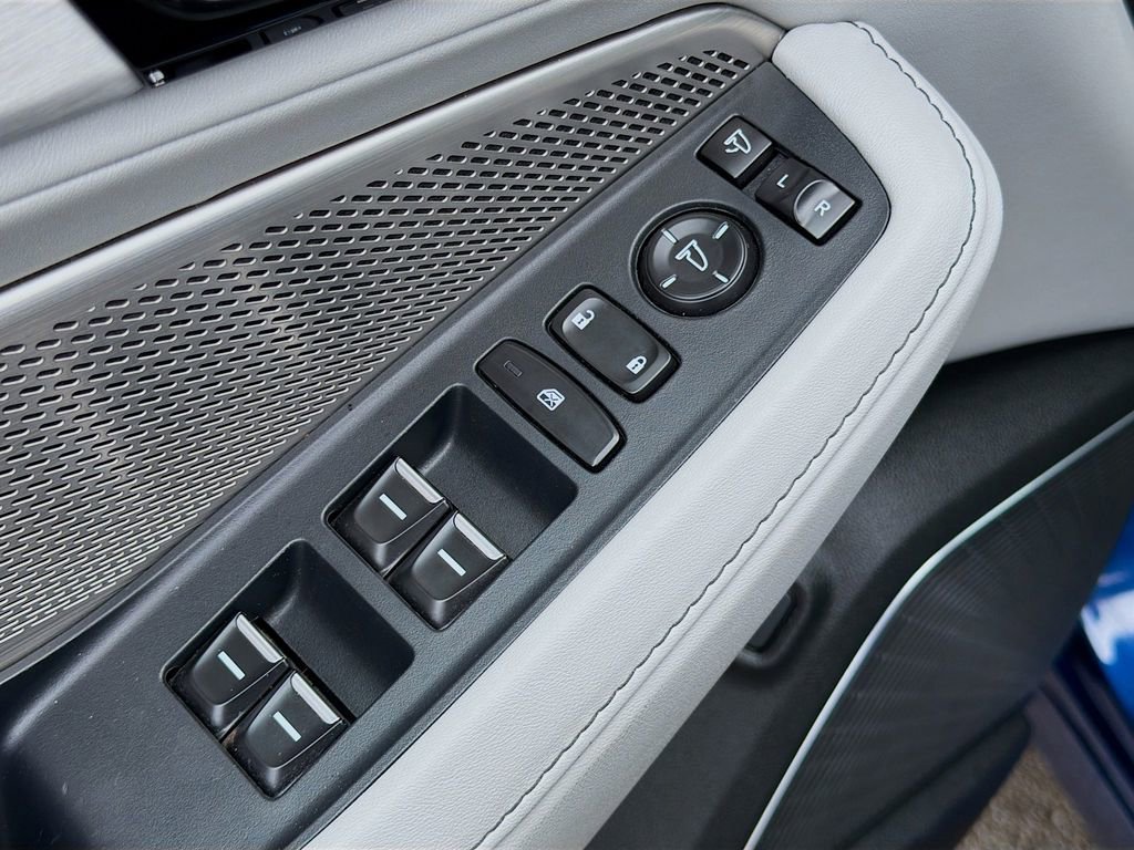 Used 2023 Acura MDX SH-AWD w/ Technology Package image 23