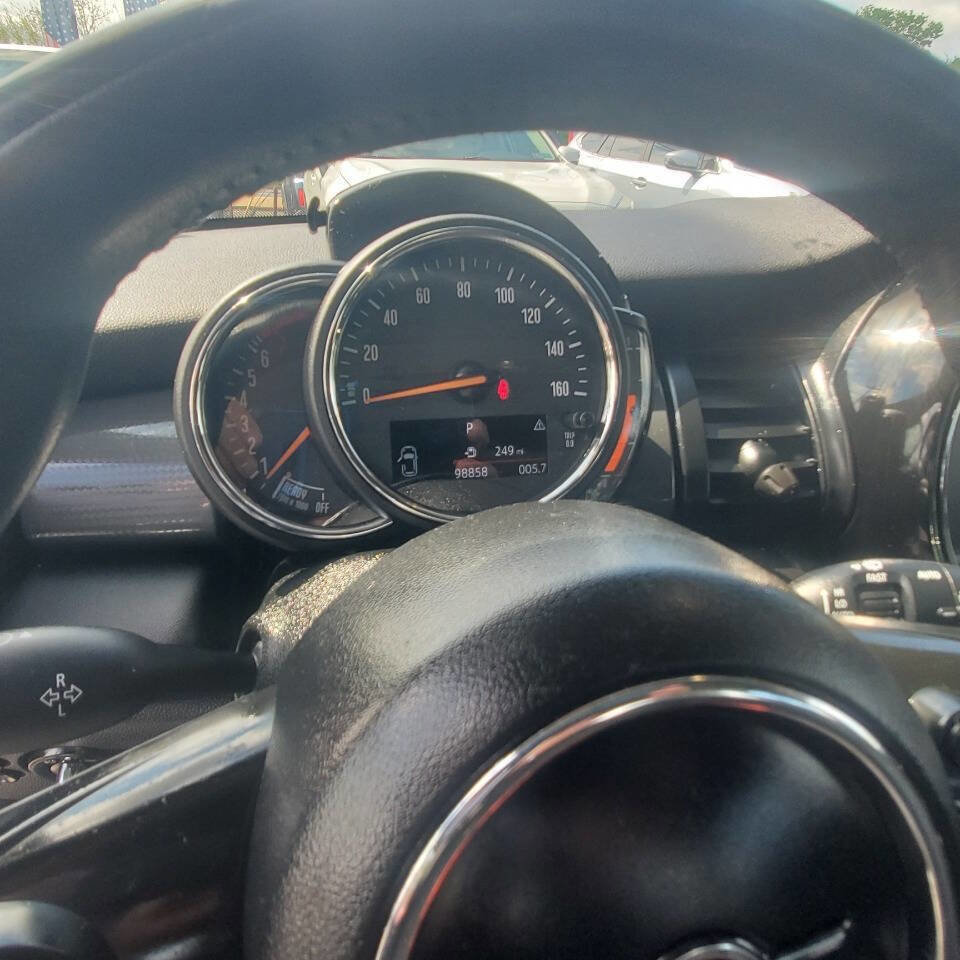 Used 2019 MINI Cooper 4-Door Hardtop image 17