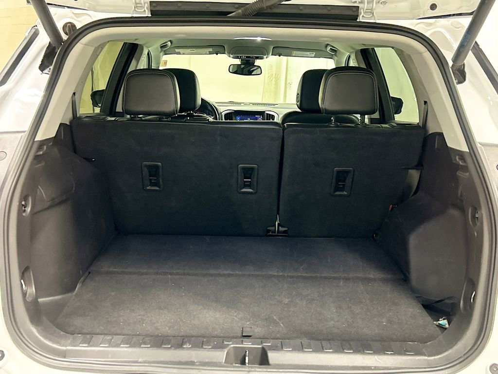 Used 2023 GMC Terrain SLT image 24