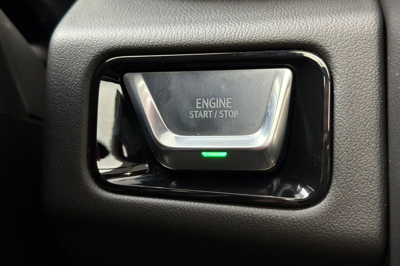 New 2026 GMC Yukon XL Denali w/ Denali Reserve Package image 27