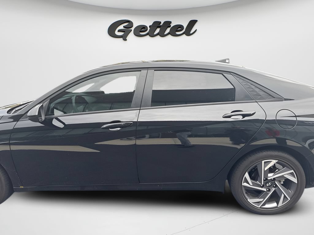 Certified 2025 Hyundai Elantra Sport FWD image 17